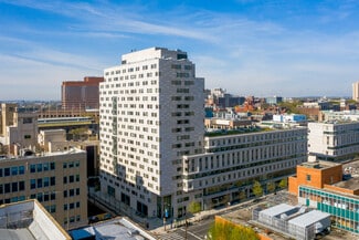 Plus de détails pour 3200 Chestnut St, Philadelphia, PA - Local commercial à louer