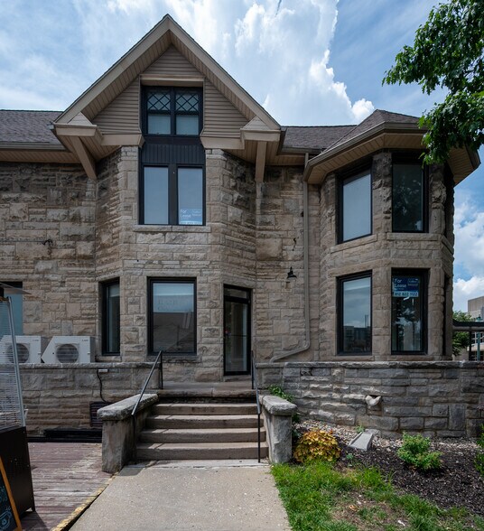 322 E Kirkwood Ave, Bloomington, IN à louer - Photo de l’immeuble – Image 2 sur 14