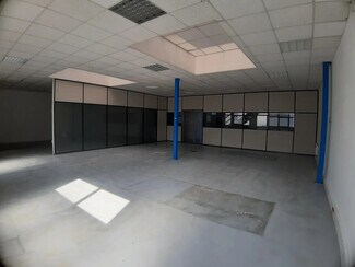 Plus de détails pour Local d'activités à louer