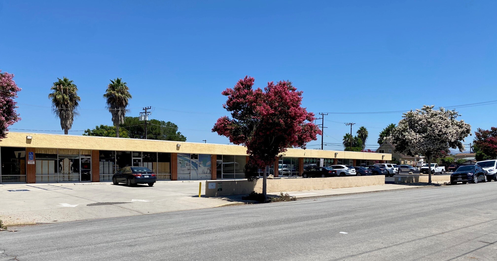725-773 California Ave, Simi Valley, CA à louer Photo de l’immeuble– Image 1 sur 8