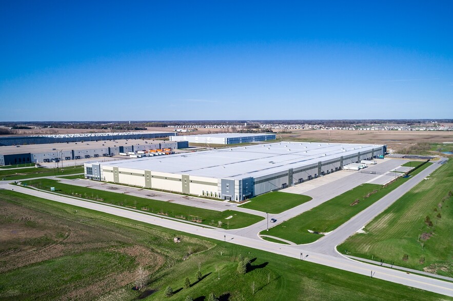 4255-4259 S 500, Whitestown, IN à louer - Photo de l’immeuble – Image 1 sur 3