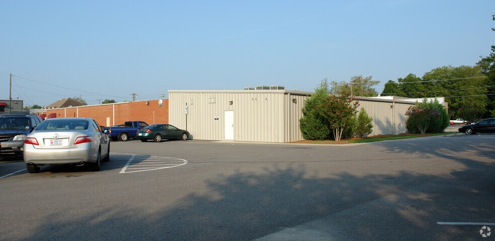 410-418 Ray Ave, Fayetteville, NC à vendre - Photo de l’immeuble – Image 2 sur 3