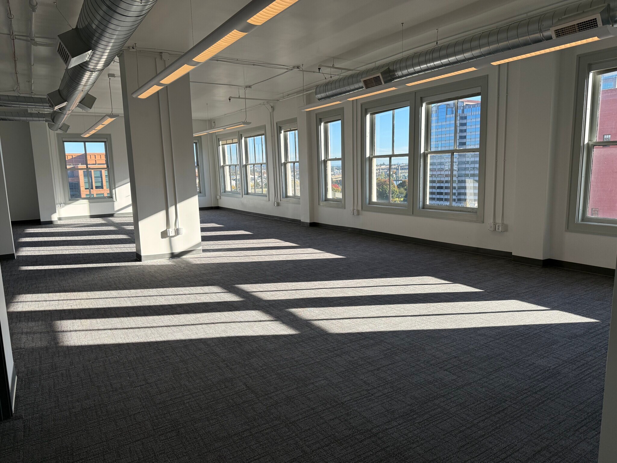 310 SW 4th Ave, Portland, OR à louer Photo intérieure– Image 1 sur 13