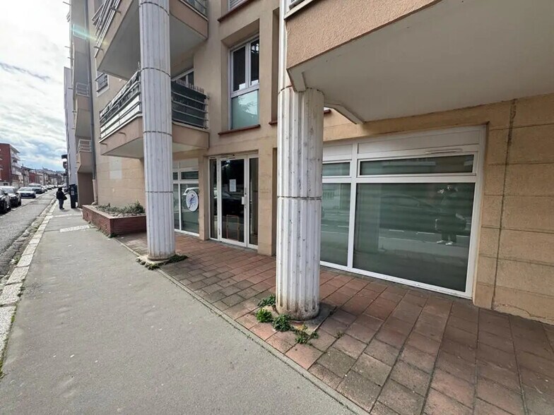 Local commercial dans Toulouse à vendre - Photo de l’immeuble – Image 2 sur 11