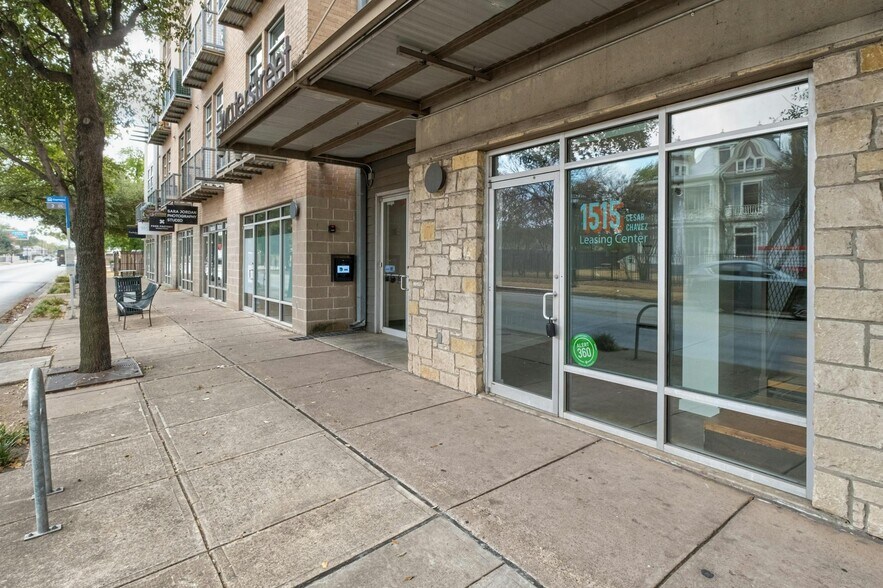1601 E Cesar Chavez St, Austin, TX à vendre - Photo de l’immeuble – Image 1 sur 12