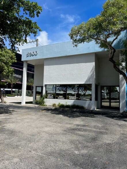 5300 NW 12th Ave, Fort Lauderdale, FL à vendre - Photo de l’immeuble – Image 3 sur 9