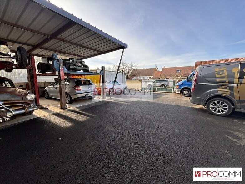 Local d'activités dans Morancez à vendre - Photo de l’immeuble – Image 3 sur 9
