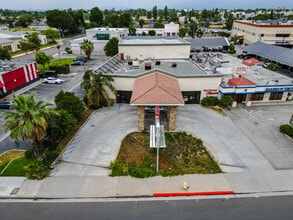 537 S Glendora Ave, West Covina, CA à louer Photo de l’immeuble– Image 2 sur 9