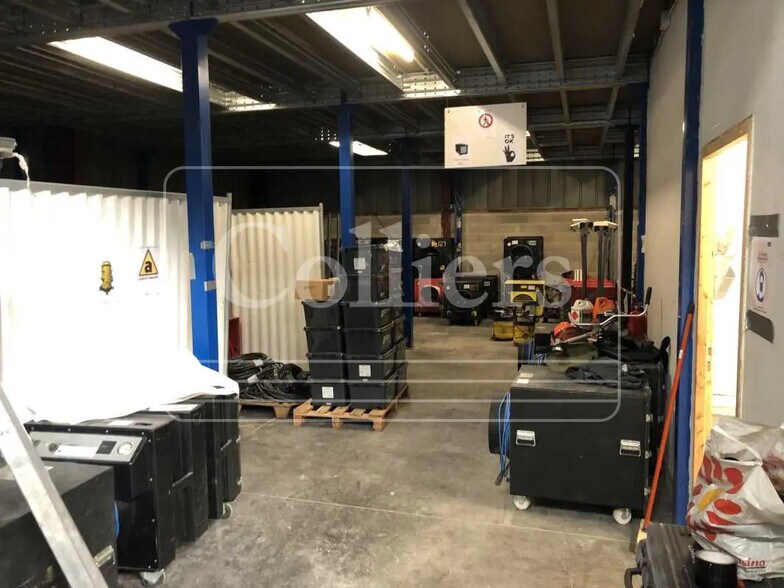 Local d’activités dans Aubagne à louer - Photo intérieure – Image 3 sur 4