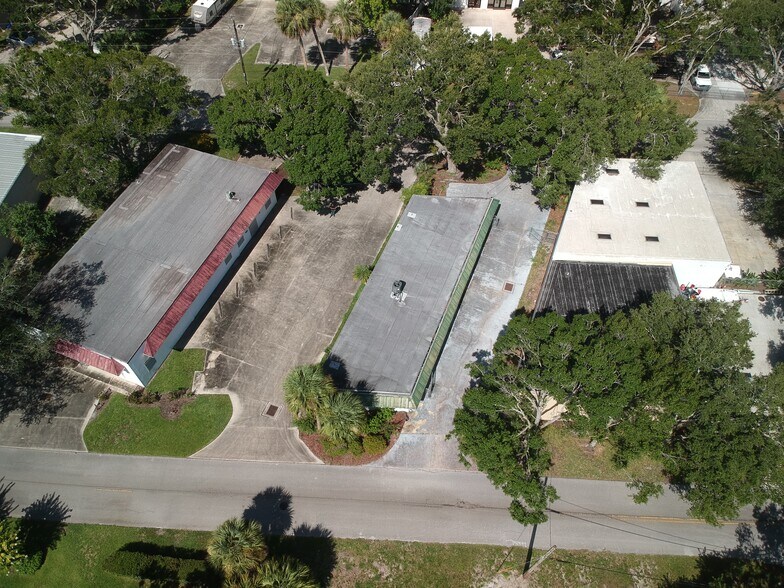 1868 Wilbur Ave, Vero Beach, FL à louer - Photo de l’immeuble – Image 3 sur 28