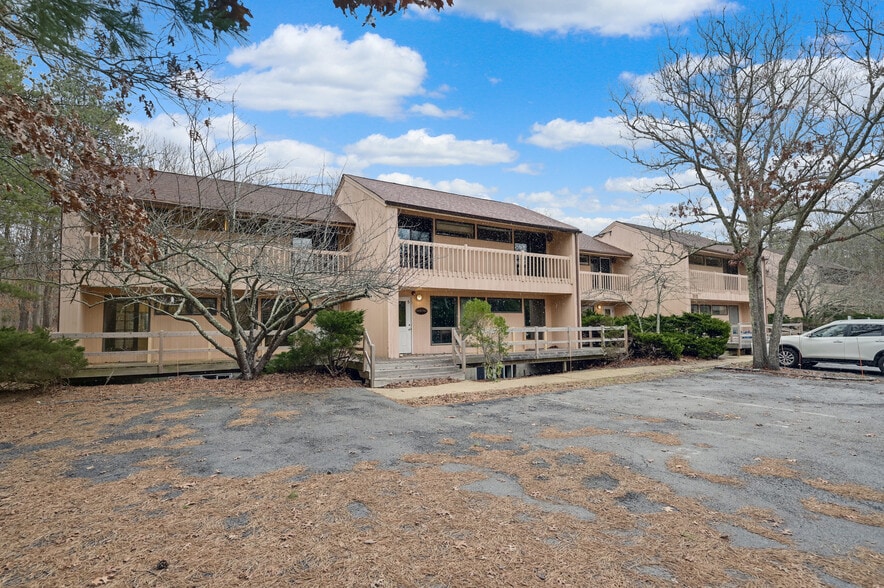16 Goodfriend Dr, East Hampton, NY à vendre - Photo de l’immeuble – Image 3 sur 19