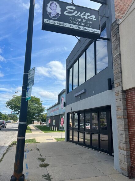 6112 N Lincoln Ave, Chicago, IL à louer - Photo de l’immeuble – Image 1 sur 5