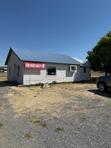 1302 N East St, Alturas, CA à vendre - Photo de l’immeuble – Image 2 sur 23