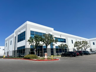 Plus de détails pour 7525 N Lockheed Dr, Burbank, CA - Industriel/Logistique à louer