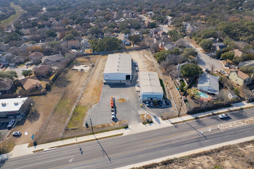 15279 Bulverde Rd, San Antonio, TX à vendre - Photo de l’immeuble – Image 2 sur 22