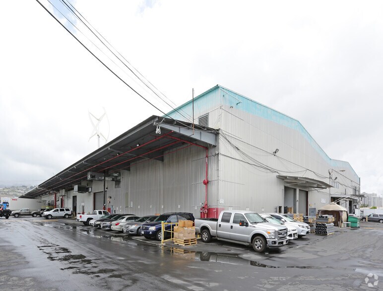 500 alakawa St, Honolulu, HI à louer - Photo de l’immeuble – Image 3 sur 14
