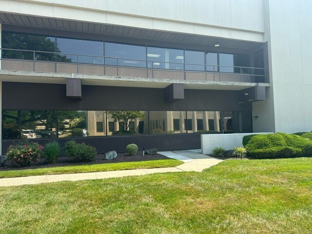 400 Airport Executive Park, Nanuet, NY à louer - Photo de l’immeuble – Image 2 sur 3