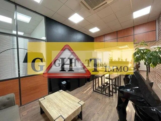 Bureau dans Neuilly-sur-Marne à louer - Photo de l’immeuble – Image 1 sur 8