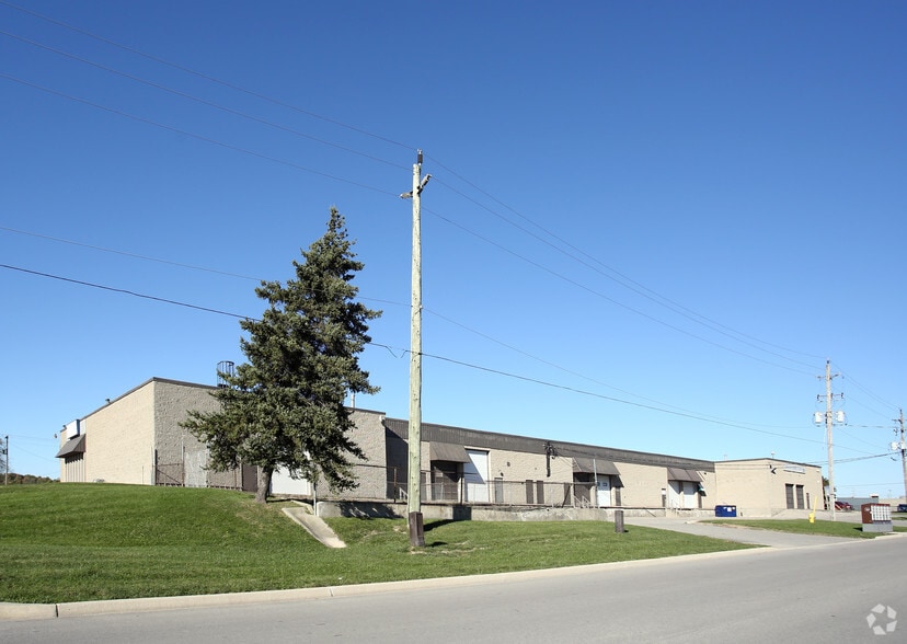 1540 Fanshawe Park Rd W, London, ON à louer - Photo de l’immeuble – Image 3 sur 5
