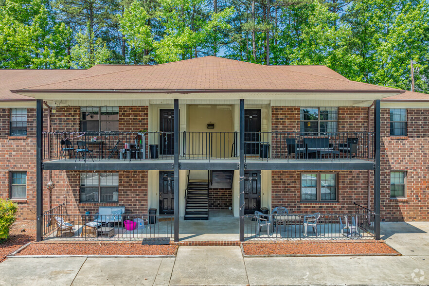 323 W Trollinger Ave, Elon, NC à vendre - Photo de l’immeuble – Image 3 sur 4