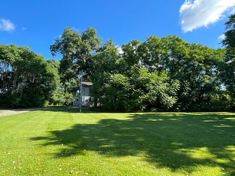 41193 N Park St, Paw Paw, MI à vendre - Photo de l’immeuble – Image 2 sur 23