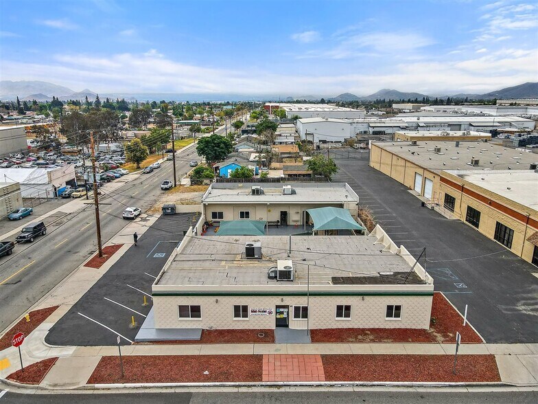 515 W Rialto Ave, Rialto, CA à vendre - Photo de l’immeuble – Image 3 sur 40