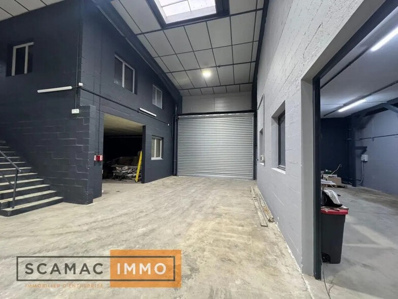 Local d'activités dans Sainte-Geneviève-des-Bois à vendre - Photo intérieure – Image 3 sur 8