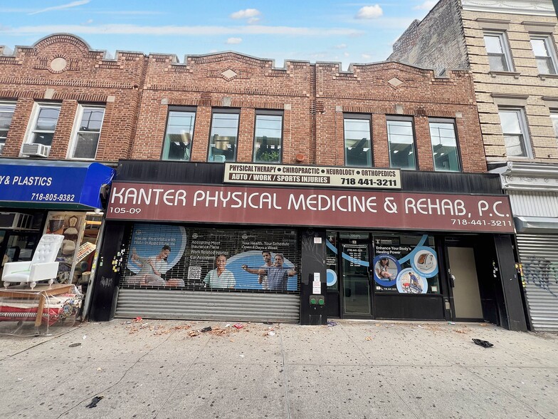 105-09 Jamaica Ave, Richmond Hill, NY à vendre - Photo principale – Image 1 sur 10
