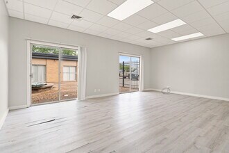9941 Rowlett Rd, Houston, TX à louer Photo intérieure– Image 1 sur 15