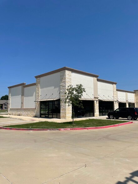 429 E Interstate 30, Garland, TX à louer - Photo de l’immeuble – Image 2 sur 7