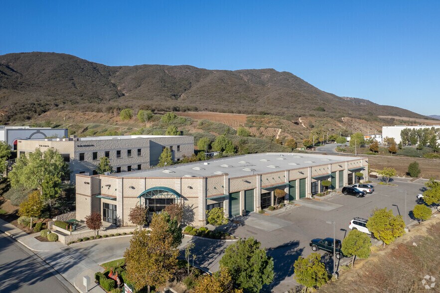 42108 Roick Dr, Temecula, CA à louer - Photo de l’immeuble – Image 3 sur 6