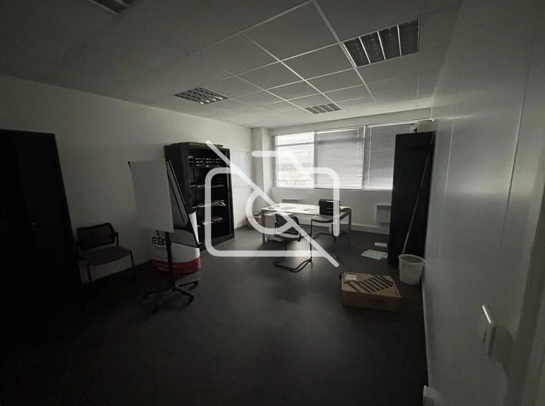 Bureau dans Bois-d'Arcy à louer - Photo intérieure – Image 3 sur 7