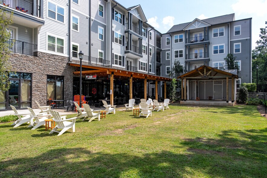 894 Tiger Blvd, Clemson, SC à louer - Photo de l’immeuble – Image 2 sur 52