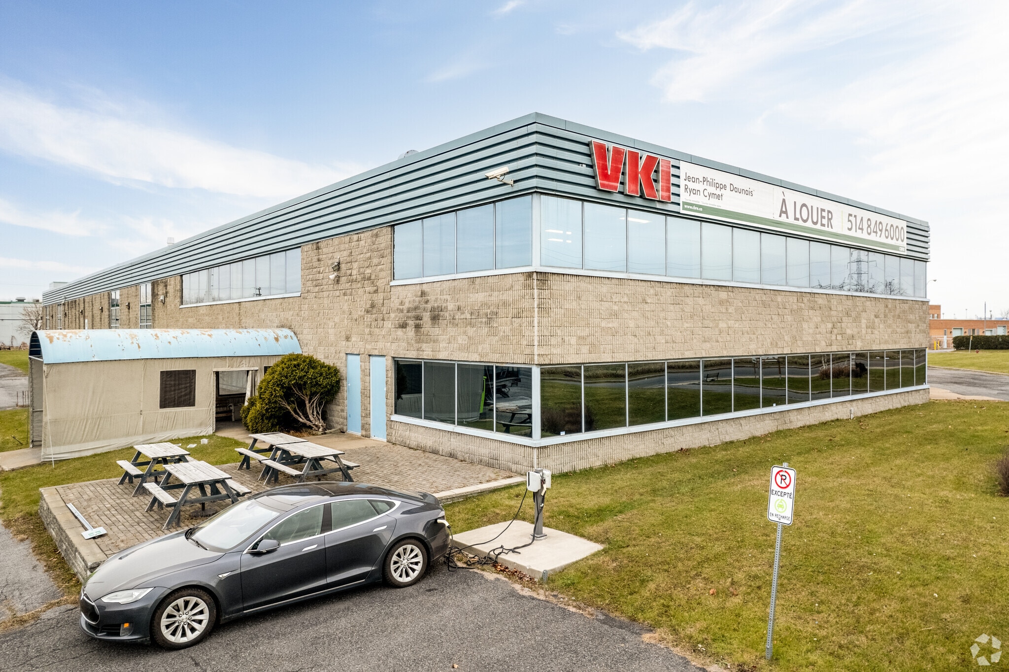 3200 Rue 2E, Longueuil, QC à louer Photo principale– Image 1 sur 11