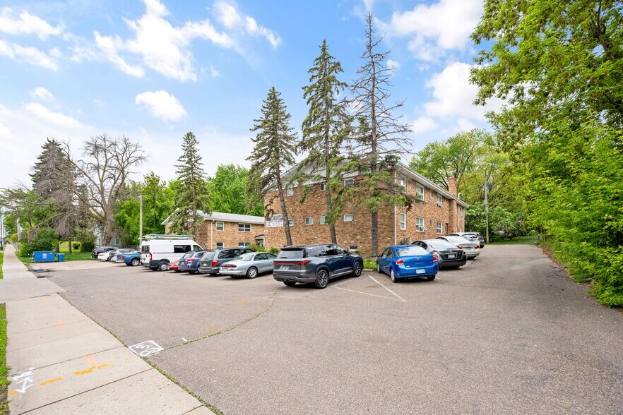 2009-2017 Commerce Blvd, Mound, MN à vendre - Photo de l’immeuble – Image 3 sur 32