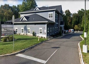 186 County Road 520, Morganville, NJ à louer Photo de l’immeuble– Image 2 sur 14