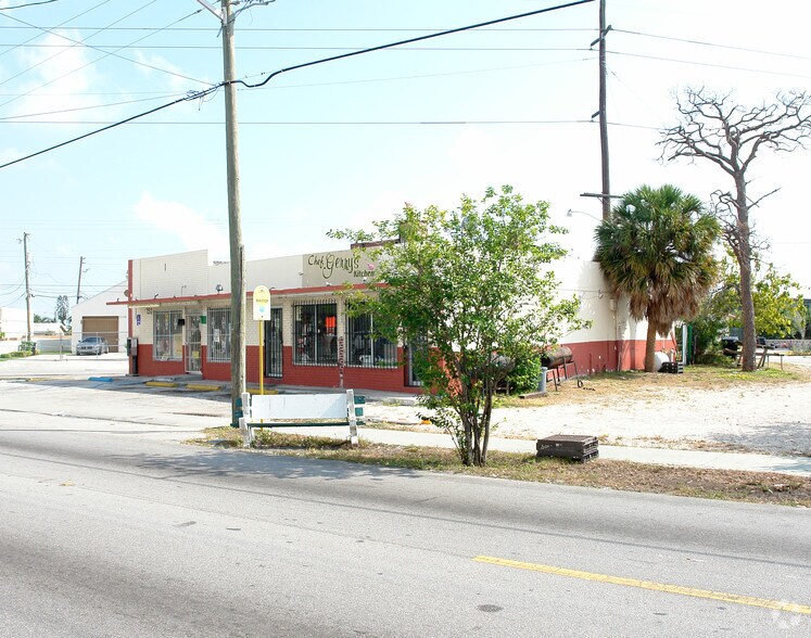 748-750 NW 22nd Rd, Fort Lauderdale, FL à vendre - Photo de l’immeuble – Image 2 sur 8