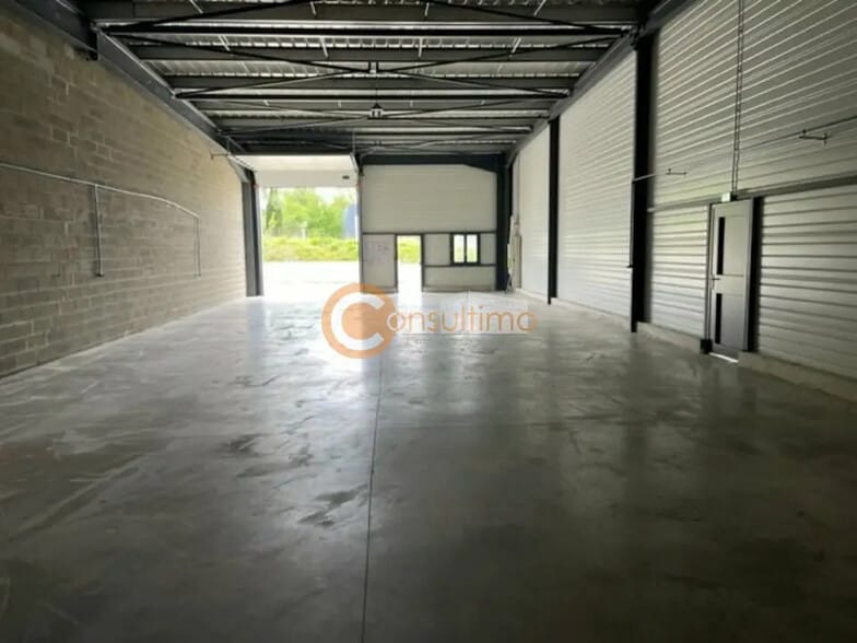 Local d’activités dans Montussan à louer - Photo intérieure – Image 2 sur 6