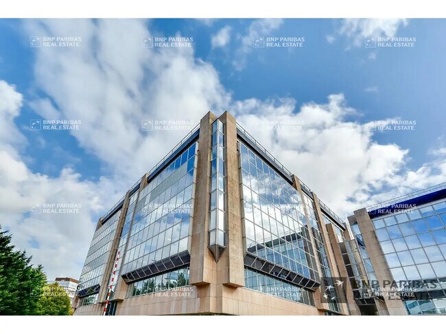Plus de détails pour 36 Avenue De L'Europe, Vélizy-Villacoublay - Bureau à vendre