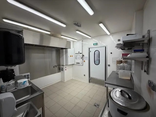 Local d'activités dans Marseille à vendre - Photo de l’immeuble – Image 3 sur 5