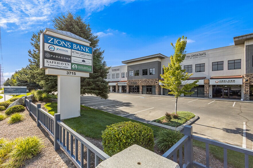 3715 E Overland Rd, Meridian, ID à louer - Photo de l’immeuble – Image 2 sur 7