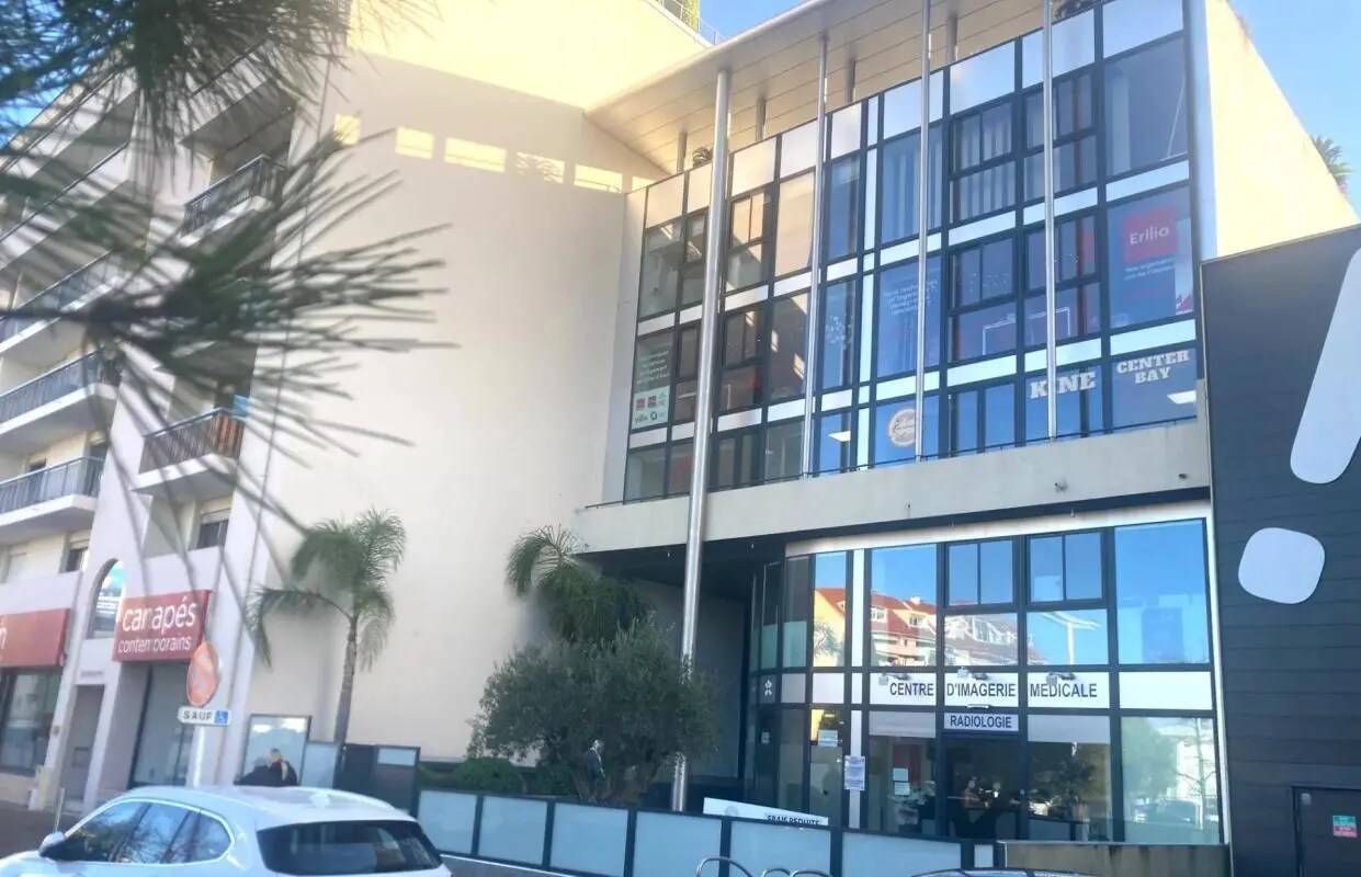 155 Avenue Francis Tonner, Cannes à louer Photo principale– Image 1 sur 5