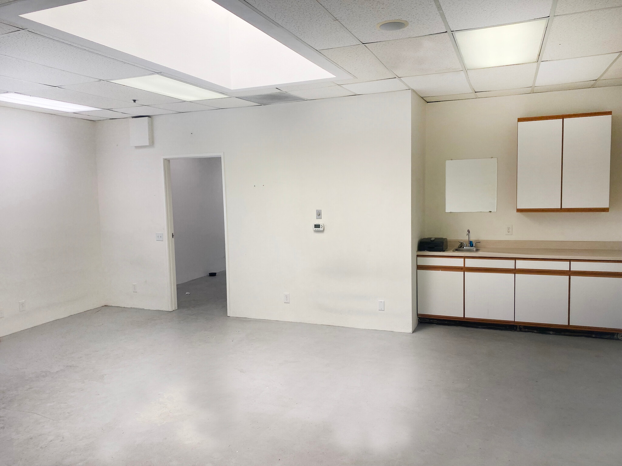 1954 Placentia Ave, Costa Mesa, CA à louer Photo intérieure– Image 1 sur 3