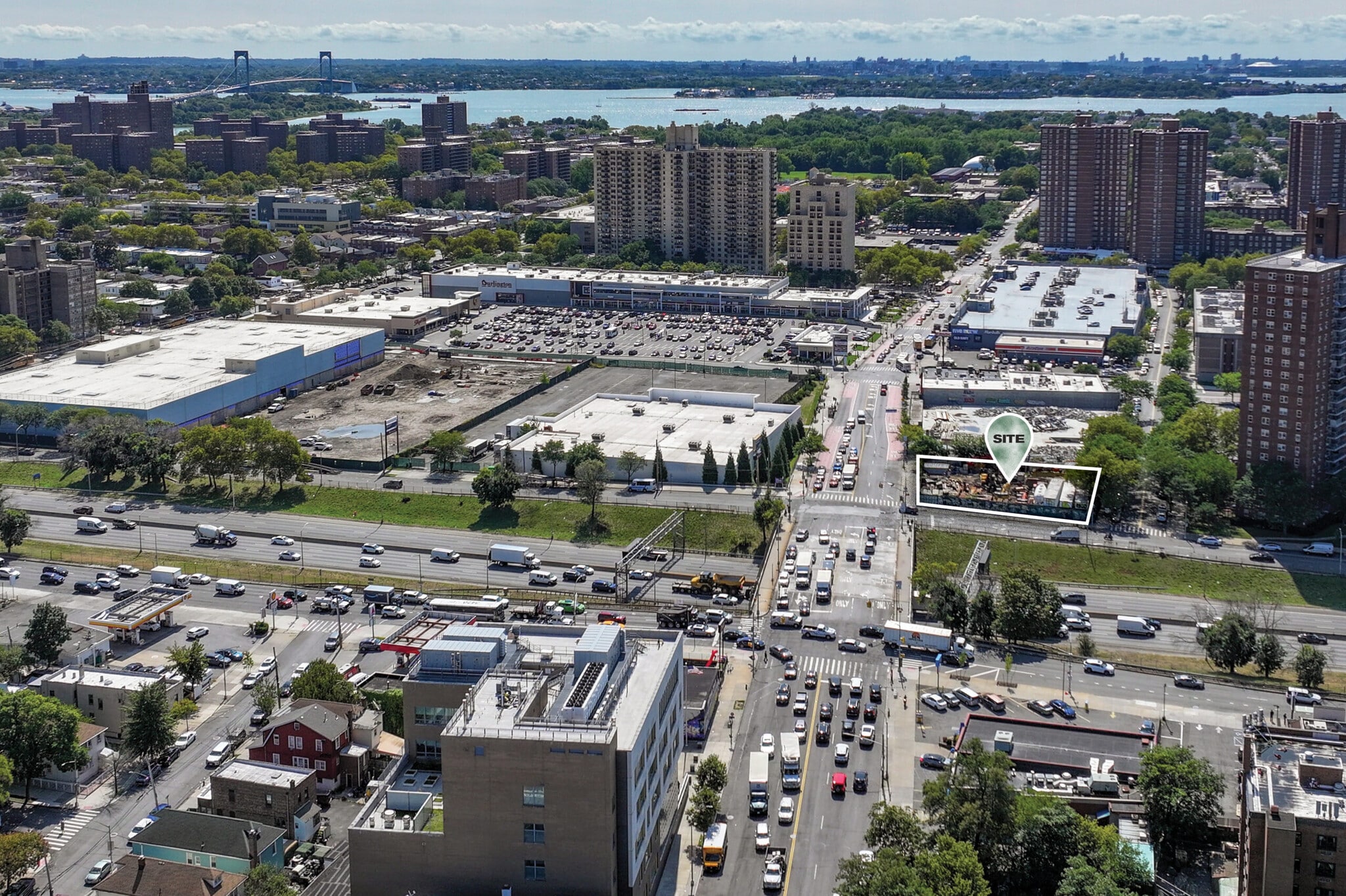 945 White Plains Rd, Bronx, NY à louer Aérien– Image 1 sur 7