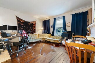 Plus de détails pour 645 N Paca St, Baltimore, MD - Logement à vendre