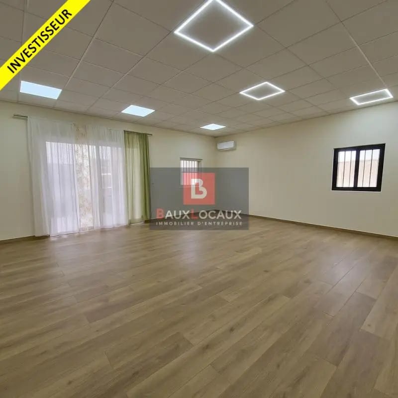 Local d'activités dans Marignane à vendre Photo de l’immeuble– Image 1 sur 13