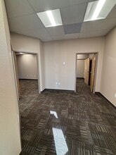 2099 W Highway 50, Pueblo, CO à louer Hall d’entrée– Image 1 sur 5