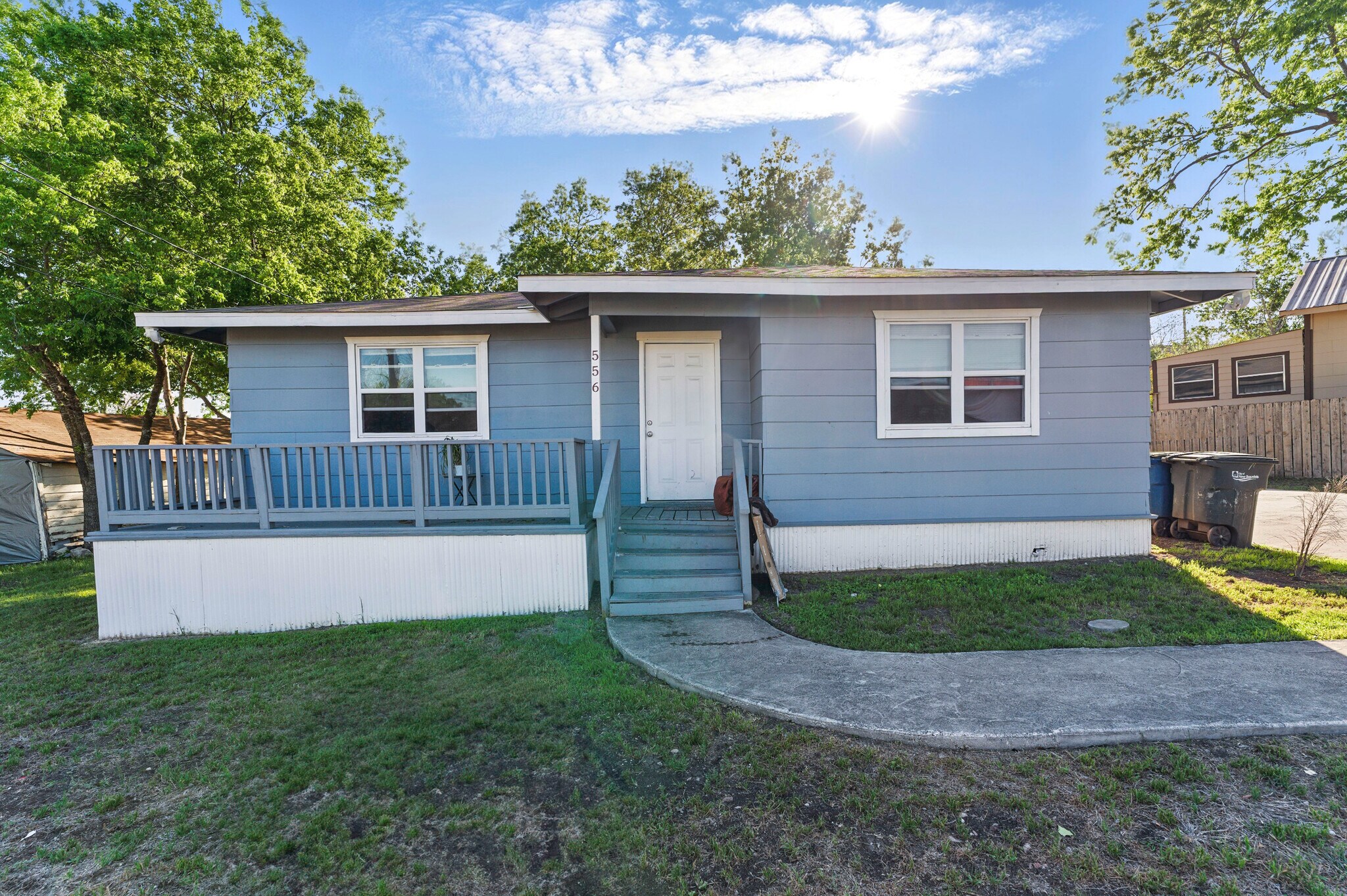 556 Gode Ln, New Braunfels, TX à vendre Photo de l’immeuble– Image 1 sur 31