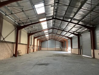 Plus de détails pour Local d'activités à louer