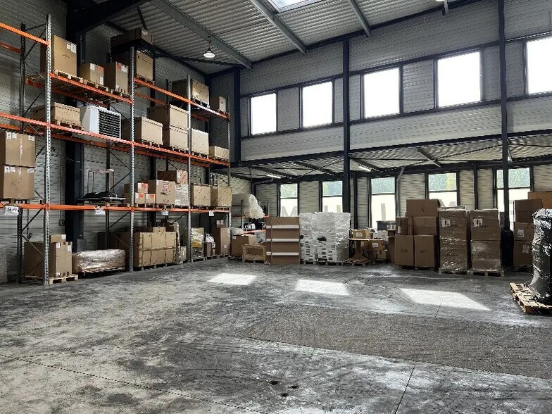 Bureau dans Tremblay-en-France à louer - Photo de l’immeuble – Image 1 sur 10